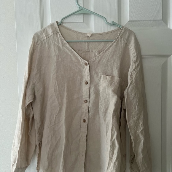 Grae Cove Tops - Elegant Beige Button-Down Women's Shirt
